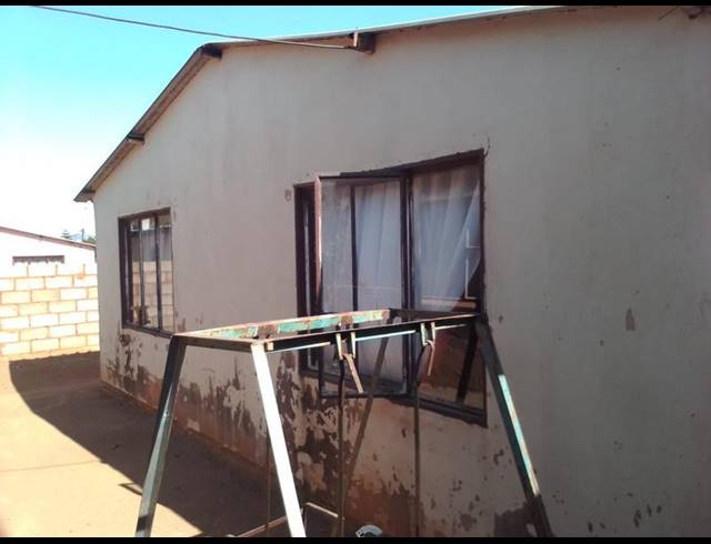 2 BEDROOM HOUSE FOR SALE IN SOSHANGUVE SOUTH